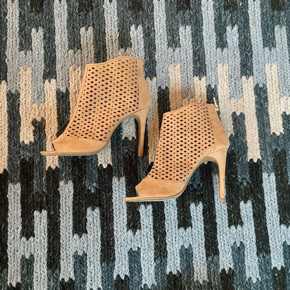 Tan/brown Heels